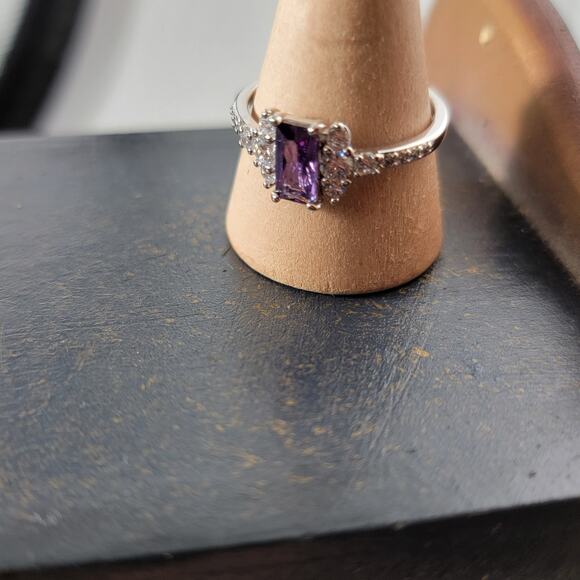 Rhodium Plated Simulated Emerald Ring - Elegant Open Design - Size 9 - Picture 9 of 12